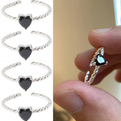 2023 Novo Anel Coreano Simples de Zircão Preto Anel de Amor Massa Frita Torcida Anel Feminino Design de Minoria Luxo Moda Personalidade Legal Anel de Menina Presente de Abertura