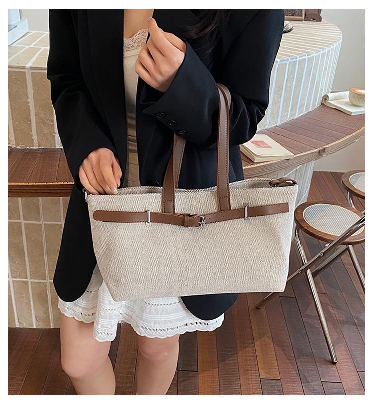 Women's 2026 Large Capacity Woven Tote Bag, Fashionable and Versatile for Commuting and Shoulder Wear