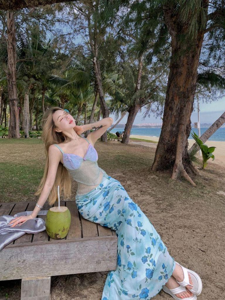 Mesh Patchwork Pure Desire 2025: Women's High-Waisted Floral Slimming Long Skirt for Summer Vacation Style