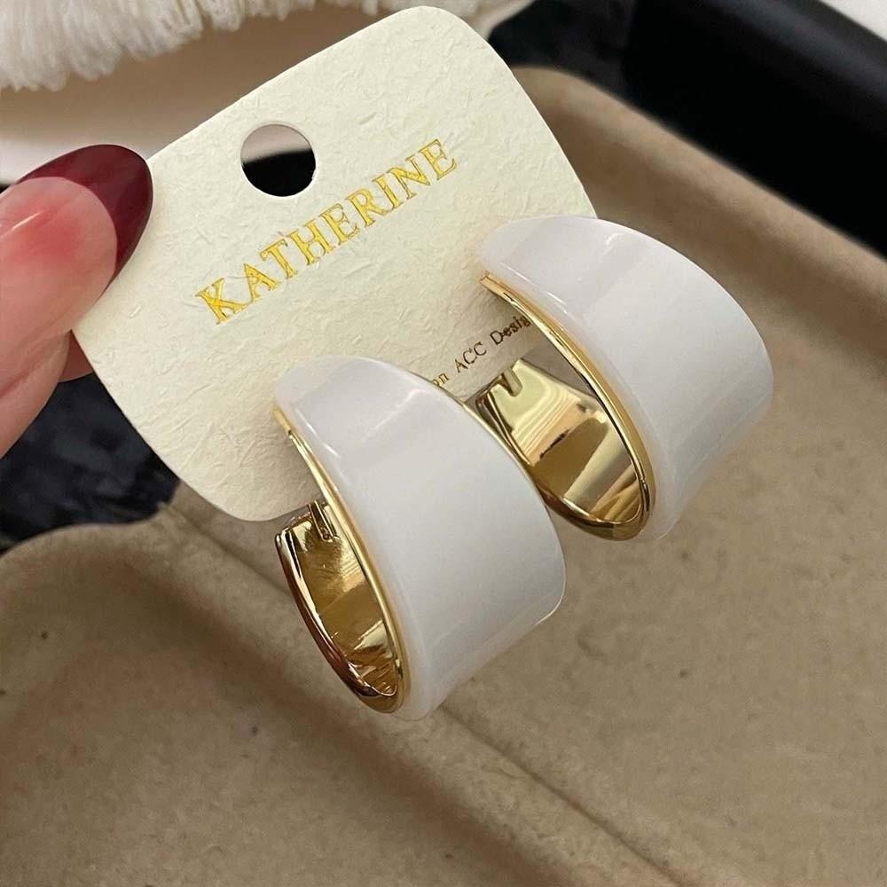 

1 pair Metallic Inner Lining Chunky Resin Hoops Artistic Creative Professionals білий