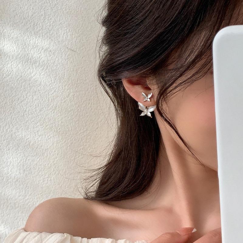 1 par de nuevos pendientes de mariposa de estilo coreano para mujer, joyas modernas, sencillas y exquisitas, regalos exquisitos para amigos.