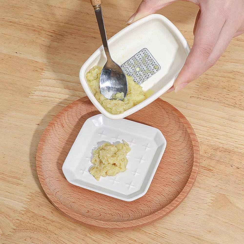 Durable Manual Garlic Ginger Grater Japanese Style Easy to Clean Garlic Masher Convenient Ginger Grinding Masher Kitchen Tool