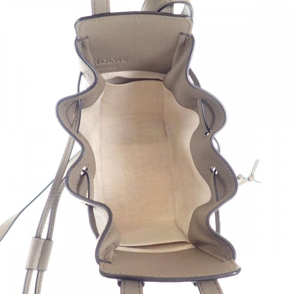 Loewe A538V07X15 Geantă 2WAY verde laur Femei