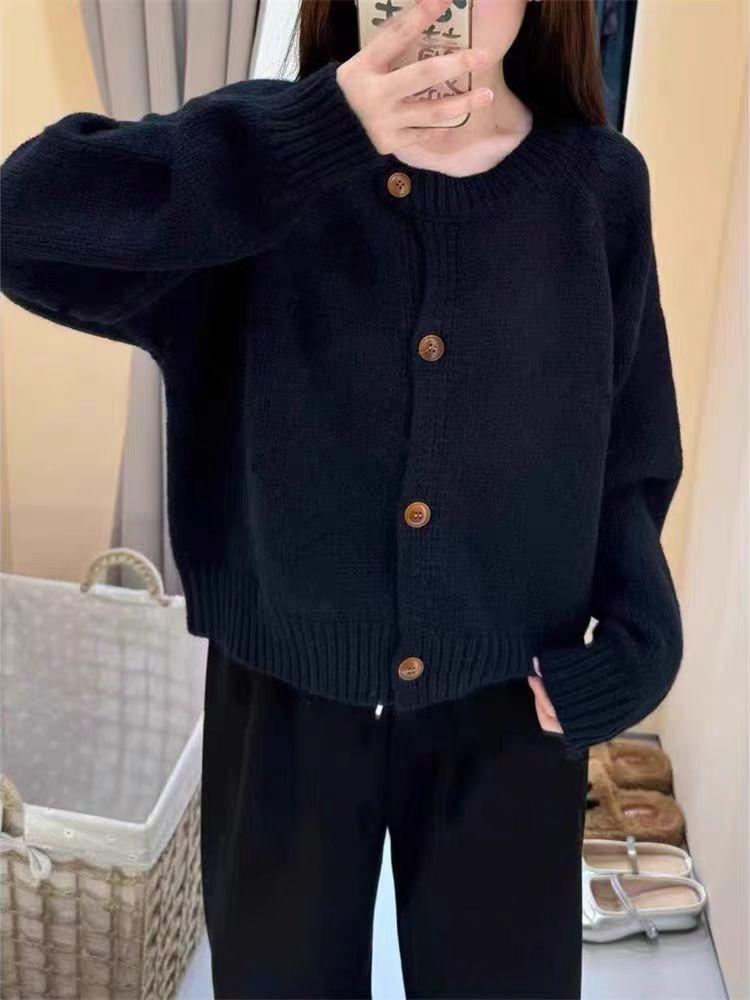 Autumn and Winter New Casual Retro Lazy Knitted Cardigan Women's Design Sense Gentle Soft Waxy Sweater Jacket Top