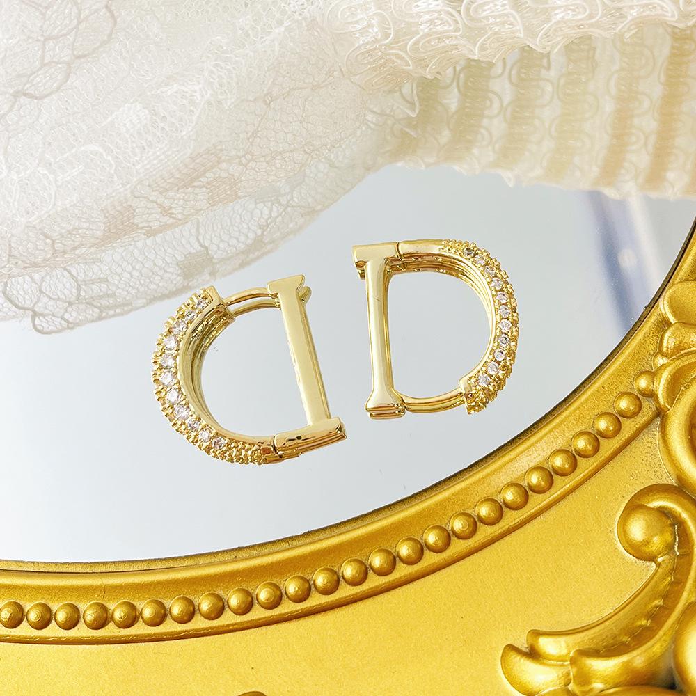 

Позолоченные циркониевые каффы D : Геометрические полукруглые роскошные серьги