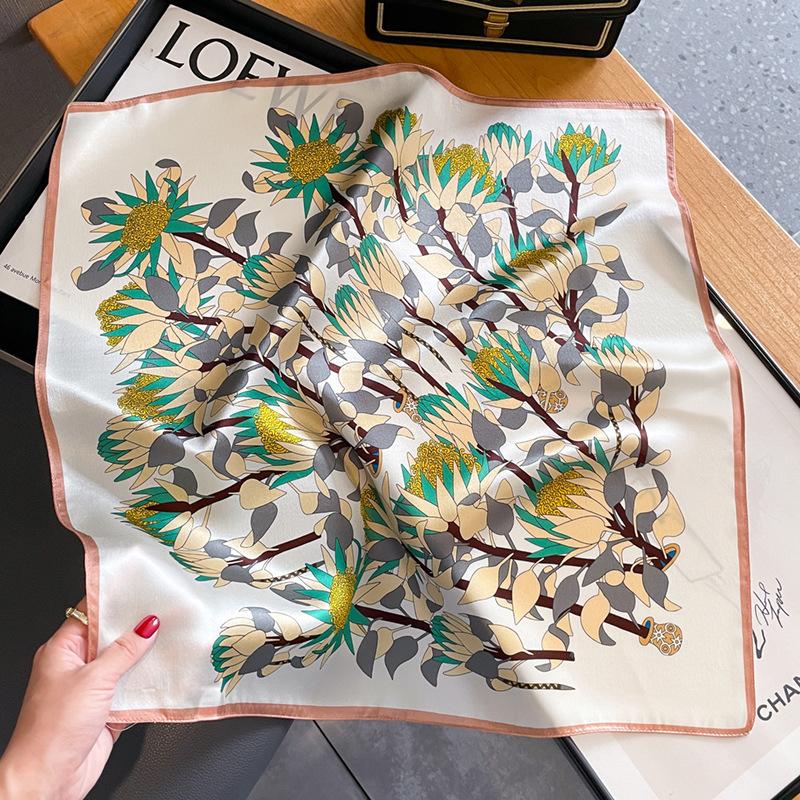 Mulberry Silk Scarf Spring and Autumn Foreign Style Elegant Fashion 11cm Small Square Scarf Silk Decoration Commuter Fashion Scarf Wholesale