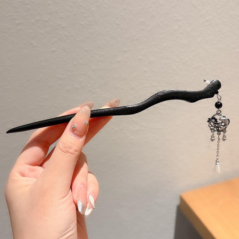 Elegancka spinka do włosów Hanfu z kwiatem: Wysokiej klasy potrząsanie krokami z frędzlami do upięcia