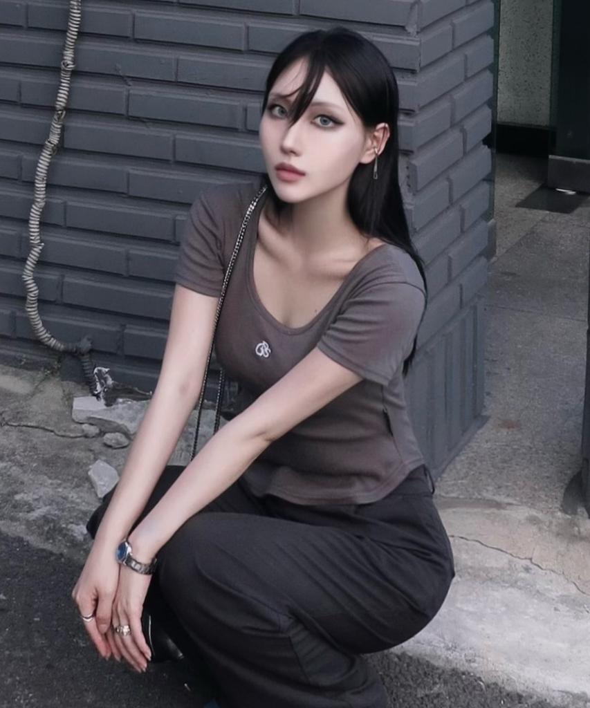 GRANDIOSITY Women'S Soft Slim U-Neck Short Sleeve T-Shirt (Charcoal)