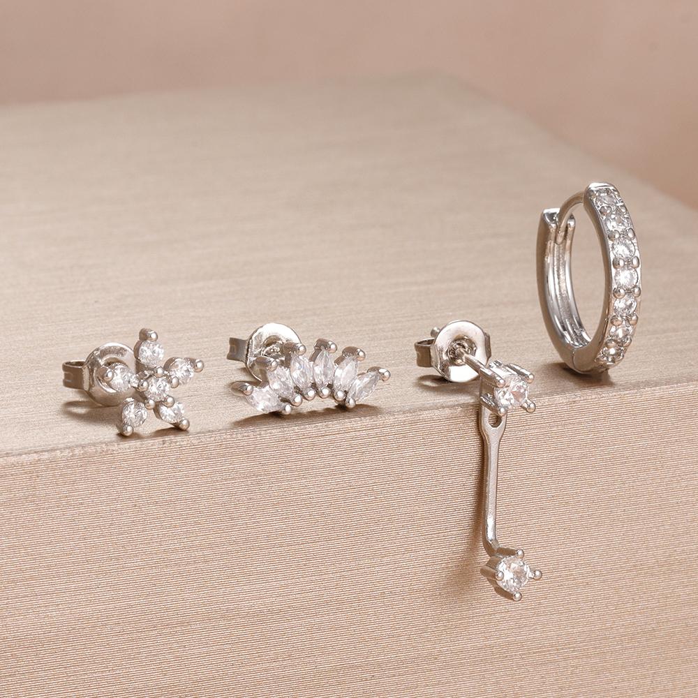 4-teiliges Set Huggie Hoop Ohrringe aus Edelstahl für Damen, Goldfarbe, Einzigartige Zirkonia Blume Ohrstecker Piercing Schmuck