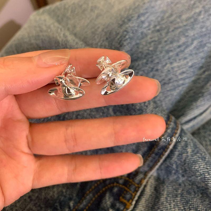 

Супер Большая Утечка! Преимущества! Ретро серьги-пусеты Дизайн для особых интересов Причудливые Изысканные Утонченная грация Доступная роскошь Серьги 3-Saturn double-sided ear buckle