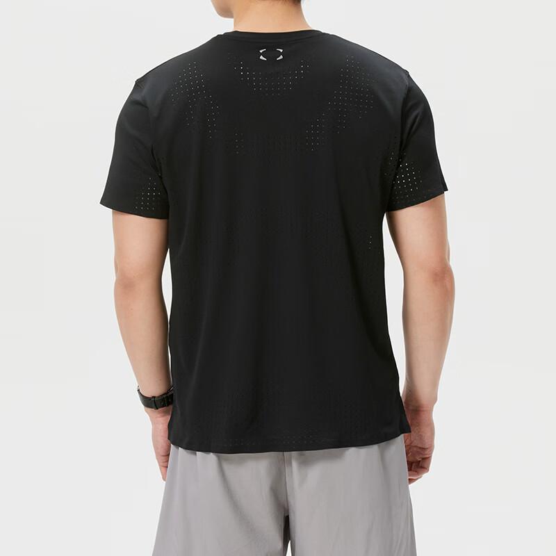 Under Armour Szybkoschnąca oddychająca koszulka z okrągłym dekoltem i krótkim rękawem Męskie topy 6001829-008