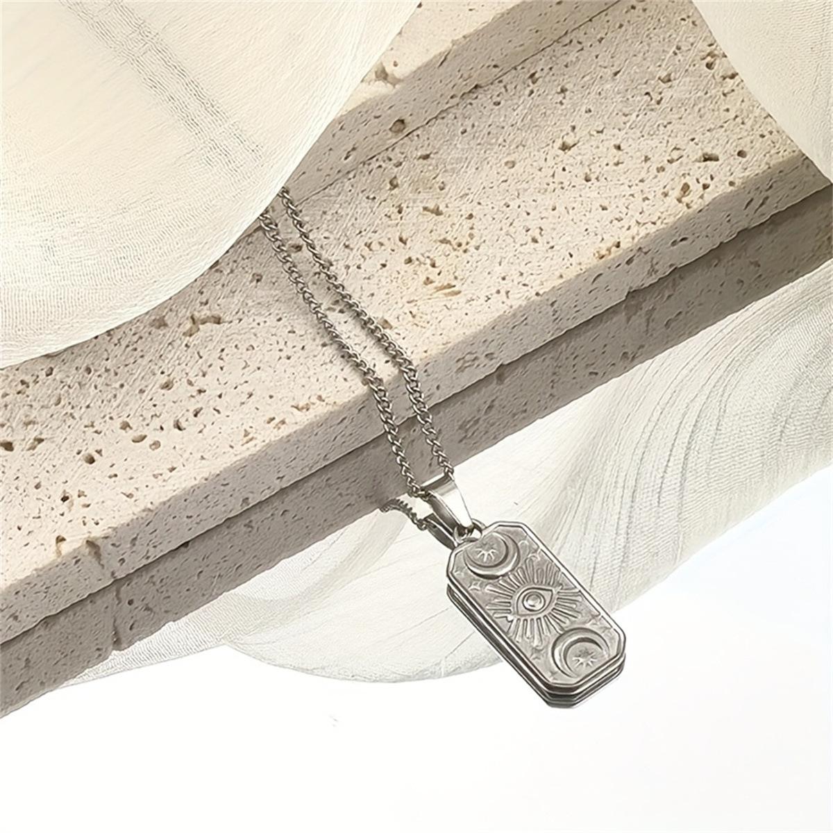 

Fashionable Luxury and Niche Accessory - Devil s Eye Stainless Steel Vacuum Electroplated Pendant Necklace серебряный