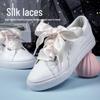Cadarços Planos Largos Estilo Ballet em Seda com Laço, Adequados para Ilhós Largos em Branco ou Preto