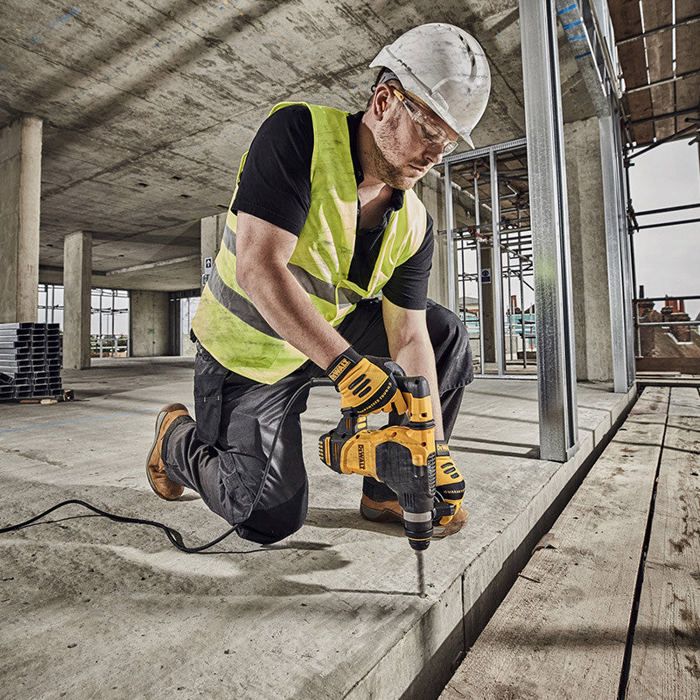 Perforateur burineur sds-plus dewalt 950w 3.5j - 30mm - coffret tstak d25333k-qs