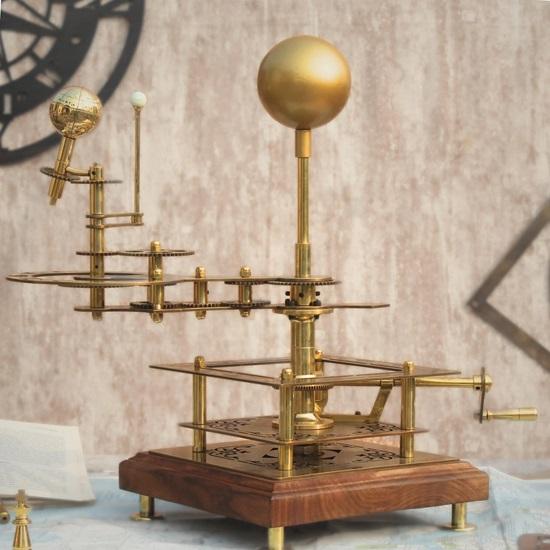 45.72 Cm Orrery Home Decor Solar System Model Perfect Housewarming Gift, Gift for Husband, Tellurion, Elegant Functional Décor