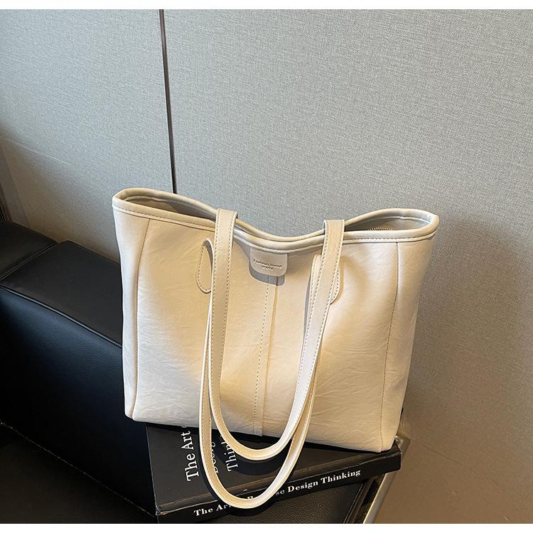 Popular Bags Women's Large-capacity New Autumn and Winter Versatile Simple Retro Shoulder Bag