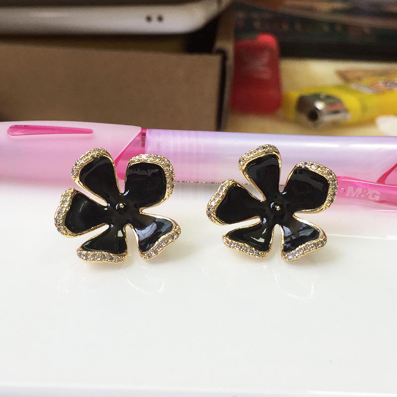 Copper-Plated 14K Gold Five-Petal Pearl Stud Earrings