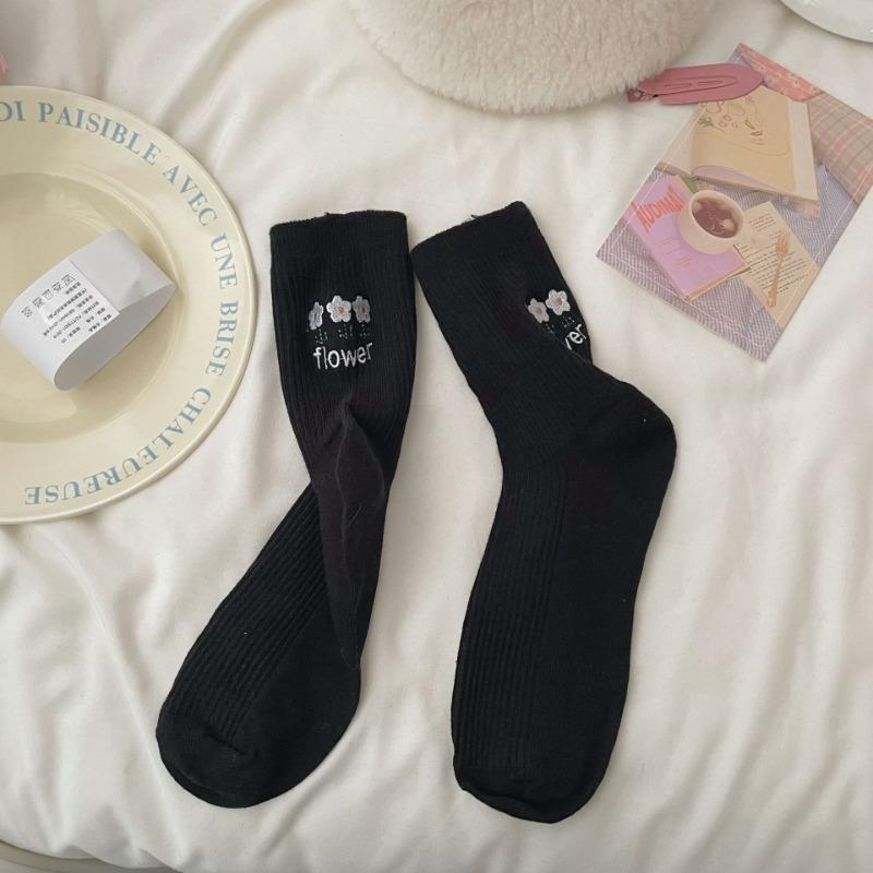 Lady Spring and Autumn Embroidery Flower Lovely Rabbit Wild Build College Wind Tube Stack Socks