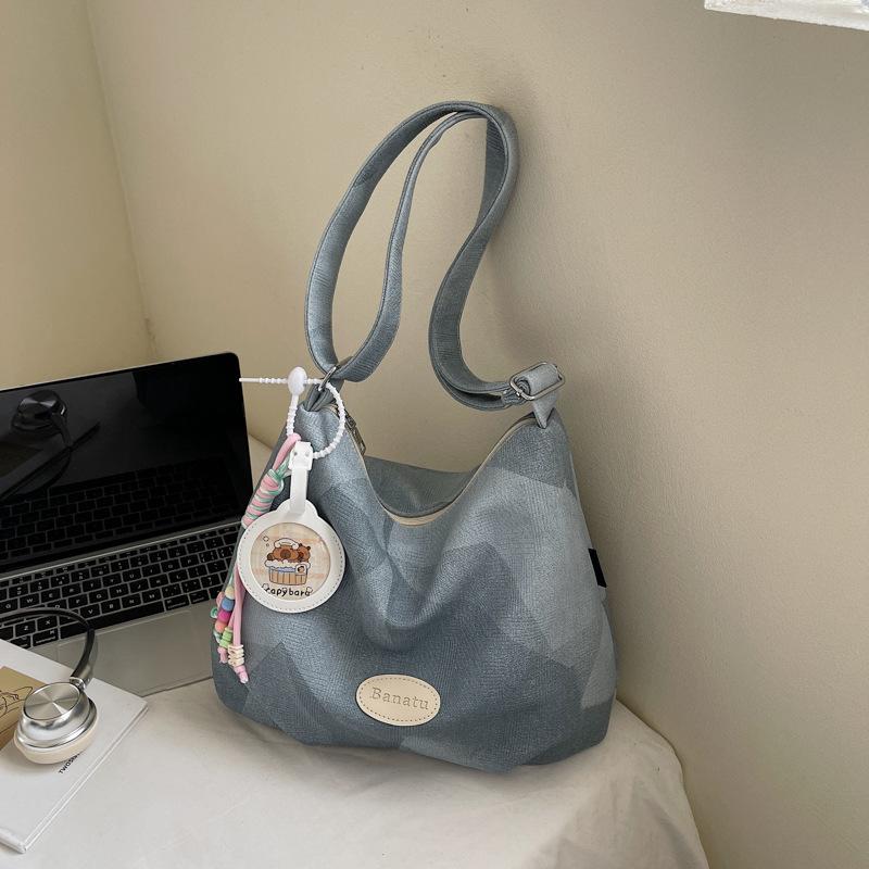 Large-capacity Messenger Tote Bag Fashionable Contrasting Color Bag Women's 2025 Summer New Simple and Fashionable Shoulder Commuter Bag