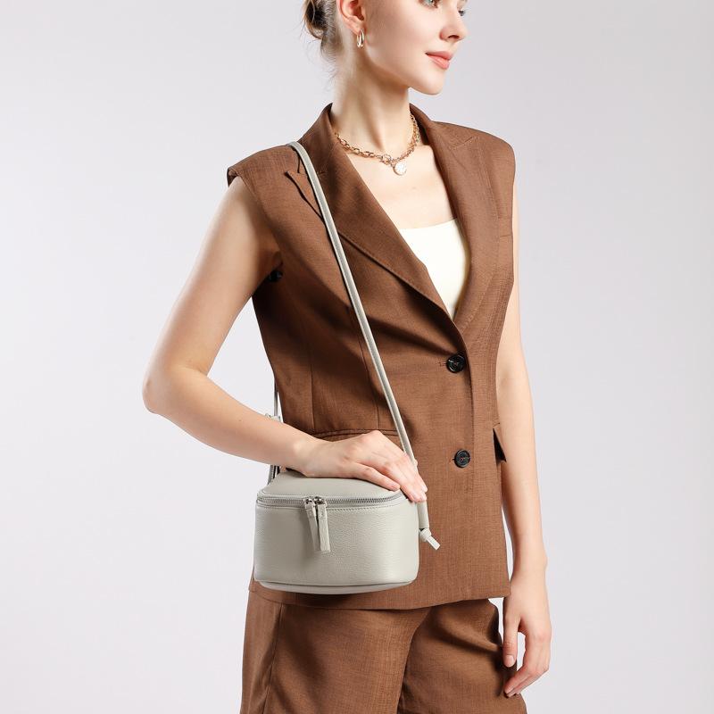 Genuine Leather Women's Bag, Crossbody Bag, Box Bag, Simple and Soft Cowhide Shoulder Phone Bag, Korean Version Commuting Small Square Bag