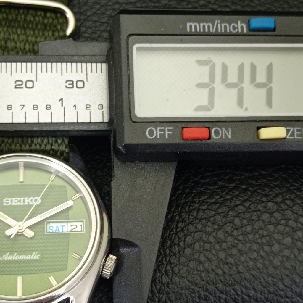 JAPAN VINTAGE SEIKO AUTOMATIC 7S36A MENS GREEN COLOR DIAL WATCH a701408-5 R206b-a701408