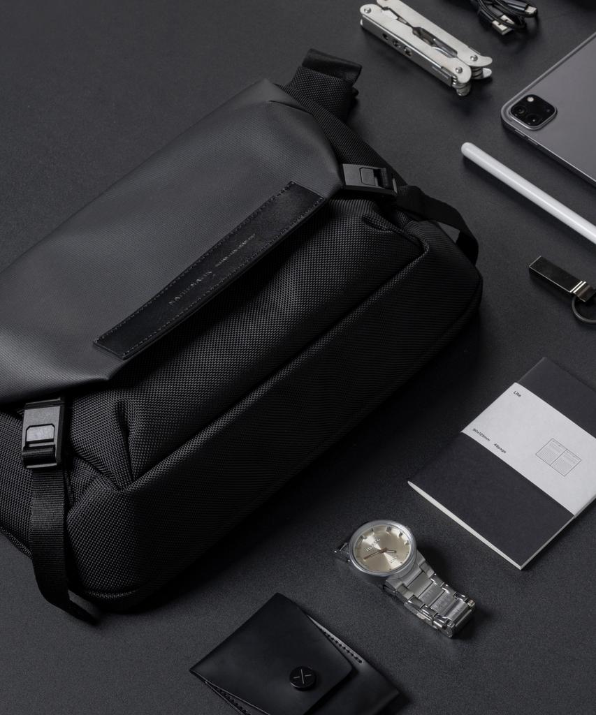 Mathematik Hawk C18 Tech Sling Bag Ipad Crossbody Bag