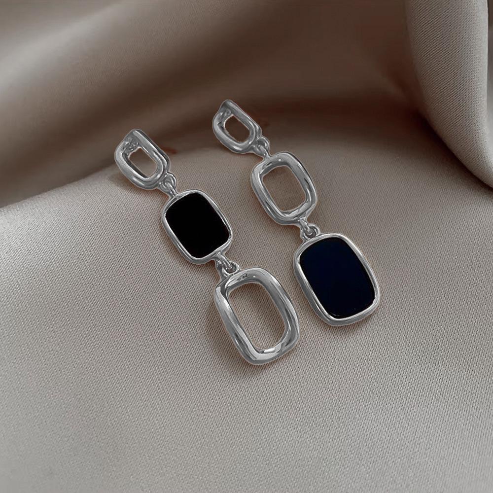 Elegant Black Diamond Silver Needle Earrings: High-End, Fashionable, Versatile Luxury