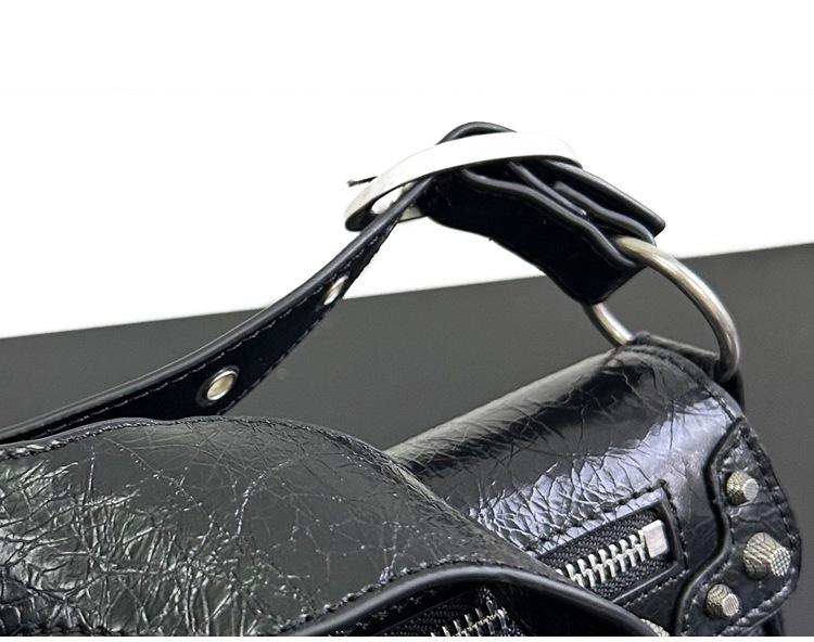 2023 Trendy Donkere Motorfiets Nieten Vierkante Schoudertas