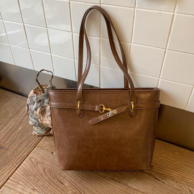 

Large-capacity retro bag women s autumn and winter 2025 new simple and versatile shoulder underarm bag casual commuter tote bag