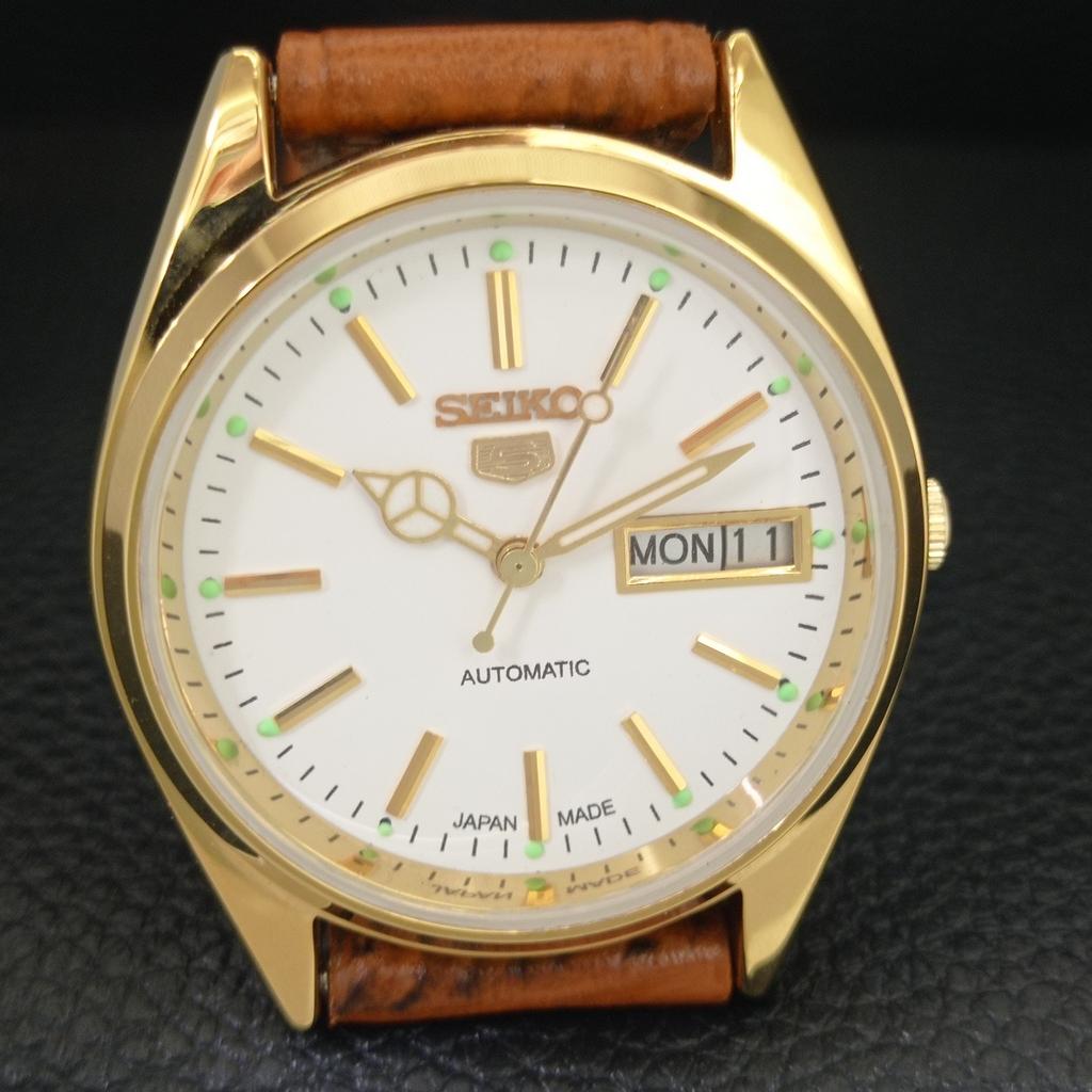 AUTOMATIC VINTAGE REFURBISHED SEIKO 5 JAPAN MENS WHITE DIAL WATCH a442345-1