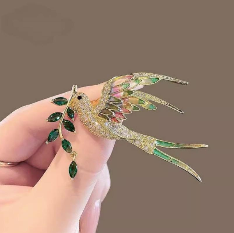 Fashionable Little Hummingbird Colored Gem Brooch, Women's Anti-exposure Pin, Fixed Clothes Buttons, Wedding Party Gifts