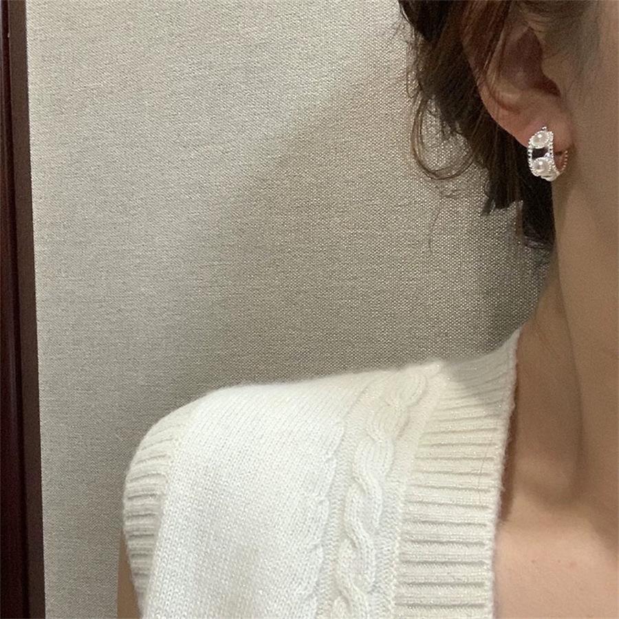 French Pearl Earrings Women s Design Earrings Simple Retro Ear Buckle Earrings