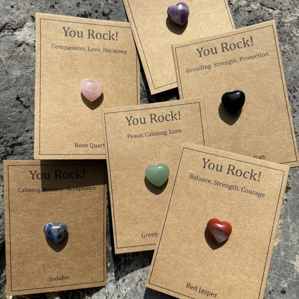 

3pcs Natural Stone Pocket Hug Card Handmade Mini Lucky Crystal Cards Valentine Day зелений