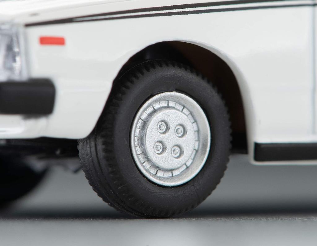 Tomytec Tomica Limited Vintage Neo Scale Nissan Skyline HT 2000 Turbo Thoroughbred White Finished Model 1/64 LV-N230a GT-E