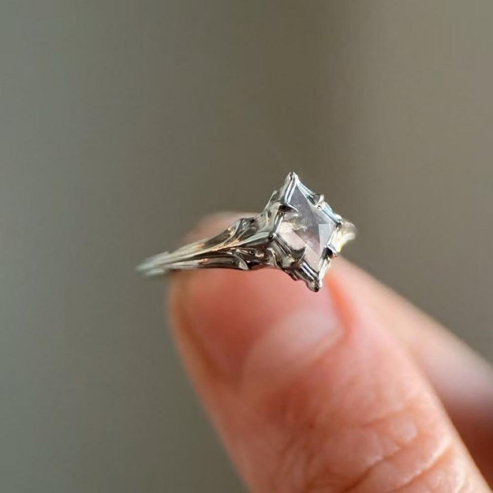 Luxuriöser Neuer Schlichter Eingelegter Zirkonlegierungsring Ins Mode Internet-Berühmtheit Diamant Einzelring Damen