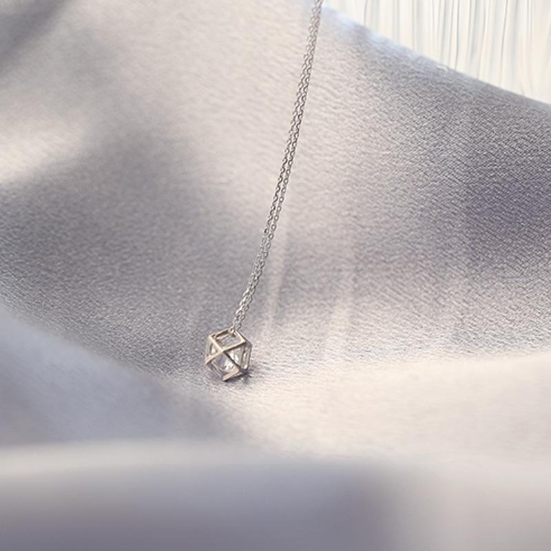 Cut Face Ball Three-Dimensional Geometric Short Pendant Collarbone Chain Simple Student Tide Gift Hollow Rubik'S Cube Necklace Women