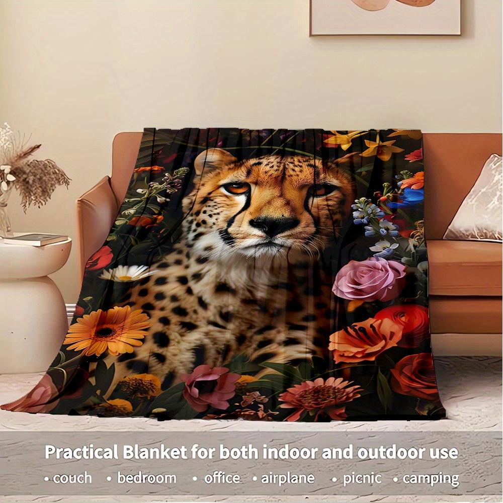 

1pc Cheetah,Flowers,Nature Digital Print Flannel Blanket - Contemporary Style, Suitable for All Seasons, Perfect for Home, Travel, or Campin 150x180cm
