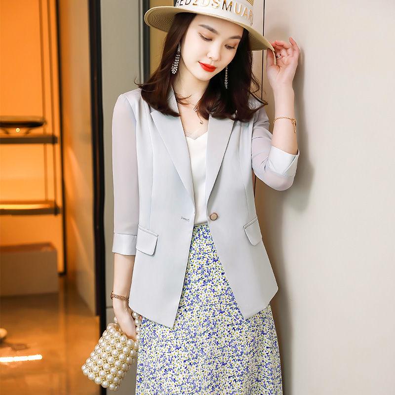 

Блейзеры модные женские летние тонкие из шифона с рукавом три четверти, с надрезами, интеллектуальными карманами и на пуговицах, однотонные S серый