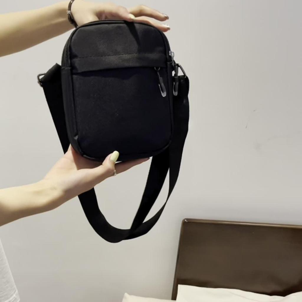 Men's and Women's Trendy Sports Messenger Bag - Casual Mobile Phone Shoulder Bag