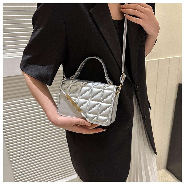 Women's Faux Leather Quilted Stitching Small Square Bag Fashion Magnetic Closure Shoulder Crossbody Purse
