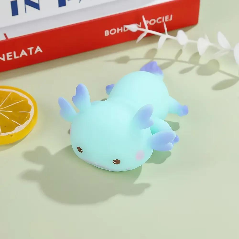 1/4ks Axolotl Mačkací Míček Roztomilá Ryba Relax Kreslený Antistres Mačkací Úleva od Stresu Pomalé Vracení Do Původního Tvaru Pro Dospělé Děti Pružné Hračky