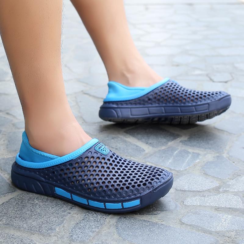 2025 Summer New Men's Slippers Breathable and Lightweight Outdoor Casual Sandals Anti Slip and Wear Resistant Water Shoes