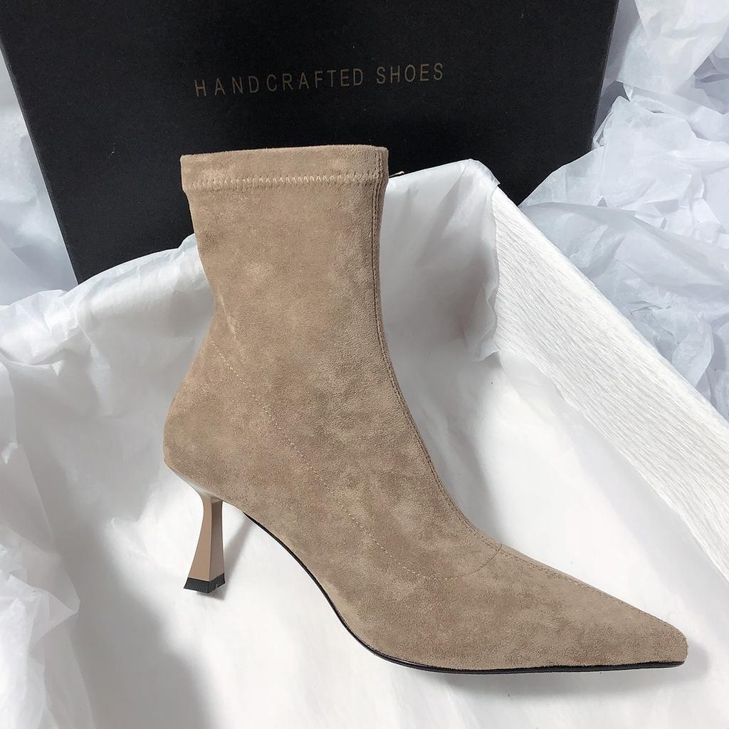 Französische königliche Schwester elastische Wildleder dünne Stiefel Herbst und Winter neu hohe Absätze spitze Zehen dünne Absätze einfache Pendler Kurzstiefel