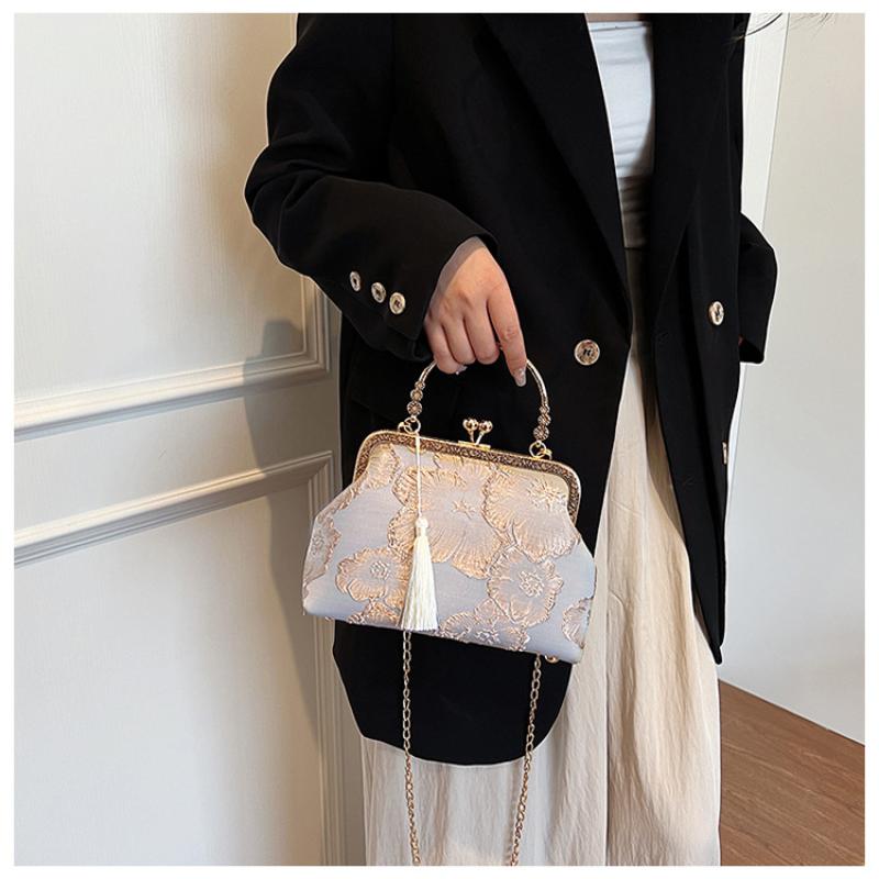 Embroidered Chinese Style Clutch Bag Lady Fashion Elegant Chain Crossbody Shoulder Bag Wedding Party Evening Handbag With Tassel