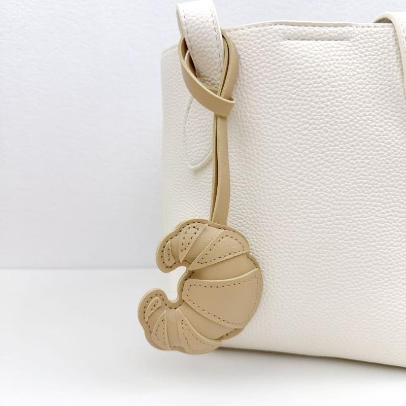 Handmade Leather Croissant Women'S Bag Charm Keychain - Cute Food Backpack Pendant Couple Friend Jewelry Gift
