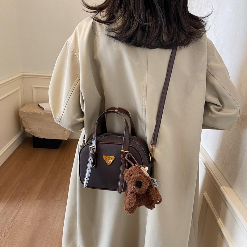 Retro handbag women's 2025 autumn and winter new contrasting color fashion bowling bag shoulder bag