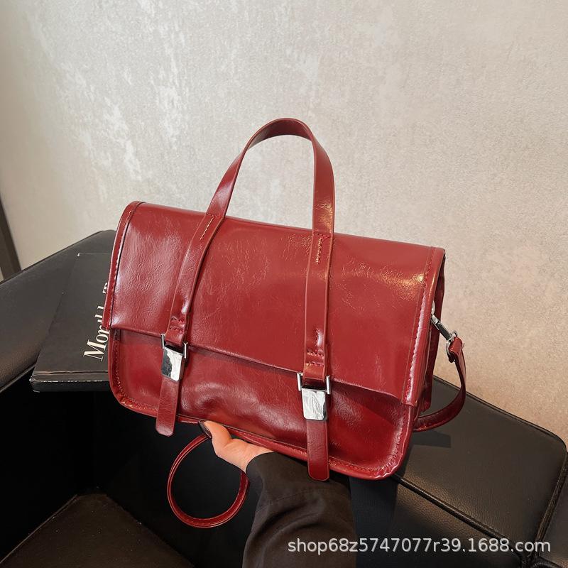 Retro oil wax leather tote bag women's 2025 new texture simple texture portable large bag large capacity retro crossbody women's bag