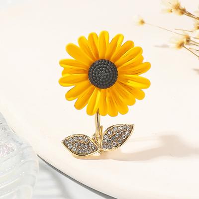 Women Brooch Sunflower Shape Rhinestone Decor Anti-slip Shoulder Bag Suit Coat Collar Hat Scarf Decoration Clothes Pin Party