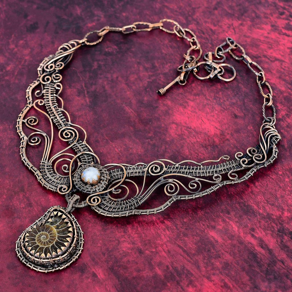 Collier Fossil Ammonite Collier Pierre de Lune Arc-en-ciel Collier Réglable Enroulé de Fil de Cuivre