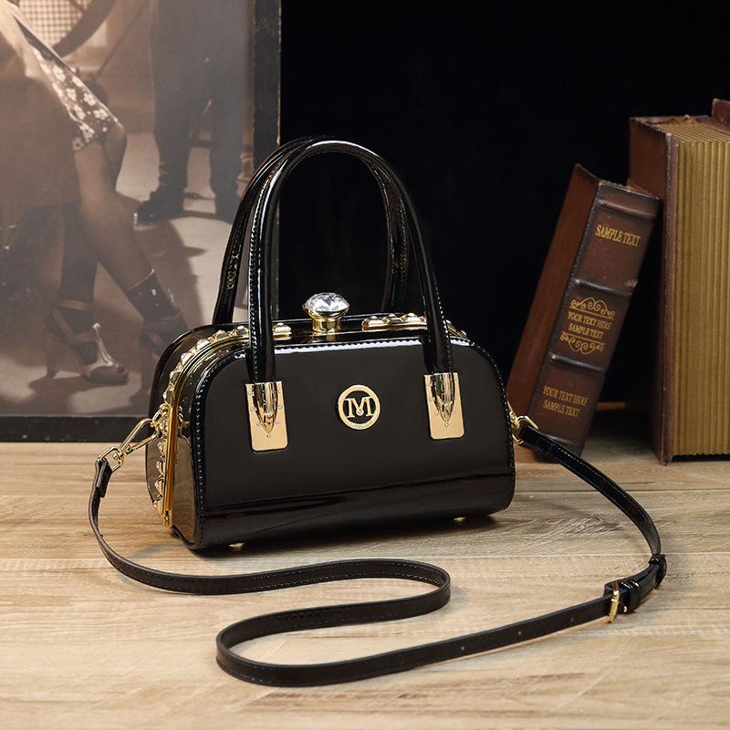 

Simple Portable Bridal Bag, Foreign-Style Texture Bright Leather Women S Soil Large-Capacity Casual Shoulder Oblique Span Bag чорний